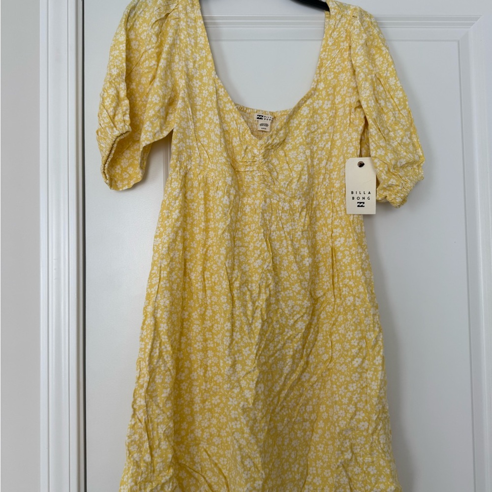 Billabong Yellow Floral Puff Sleeve Dress